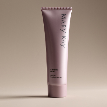 Stand-alone shot of Foaming Cleanser.