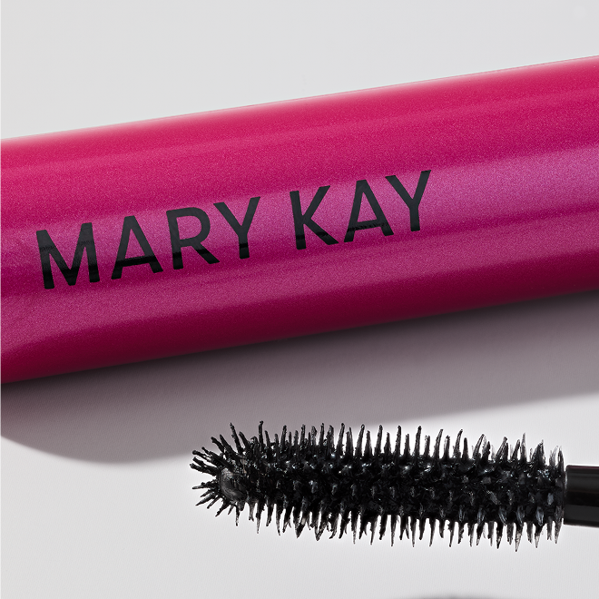 Close up of the Mary Kay Fanorama Mascara wand